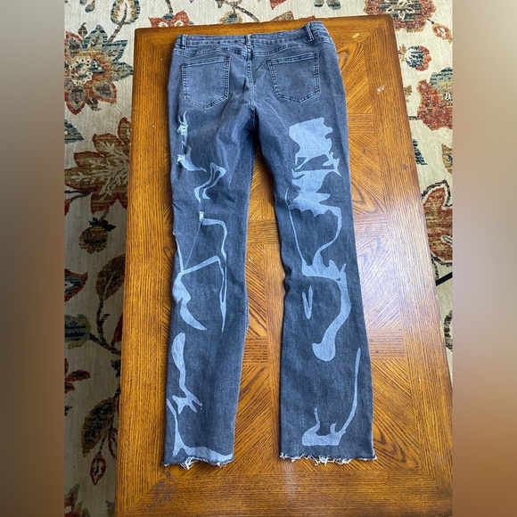 Stylish Distressed Women Jeans, XL - Picture 7 of 9